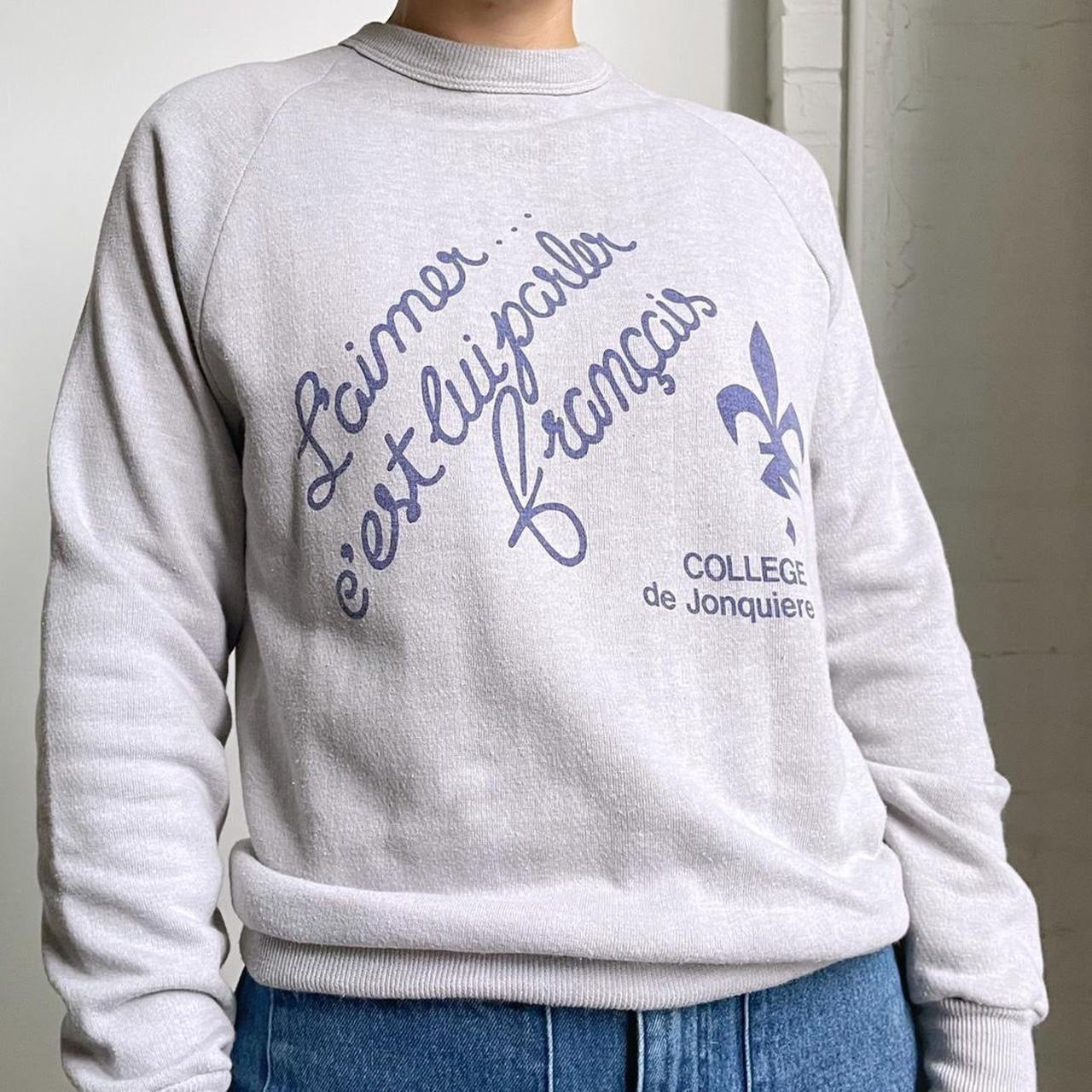 80s Vintage “L’aimer… c’est lui parler francais” sweatshirt