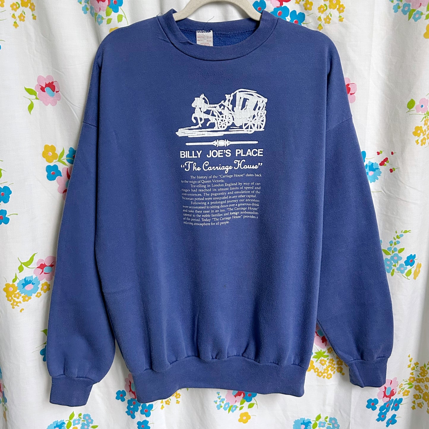 90s Vintage "The Carriage House" history Sweatshirt