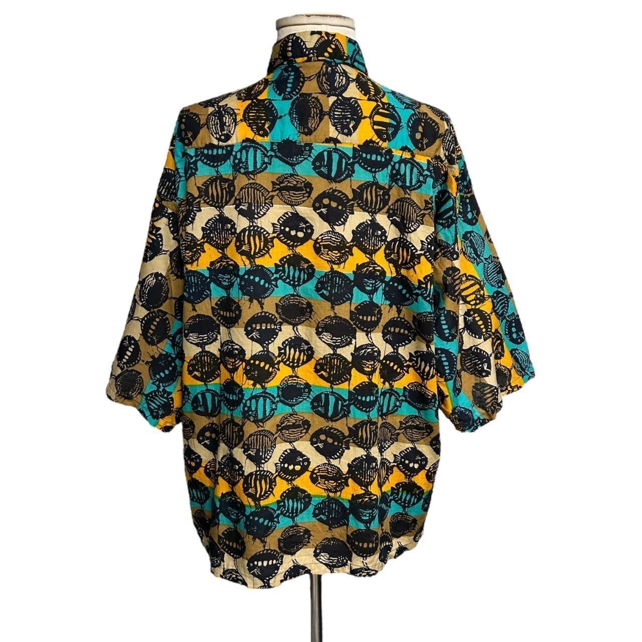 90s Vintage Blowfish Pattern Oversized Novelty Print Shirt.