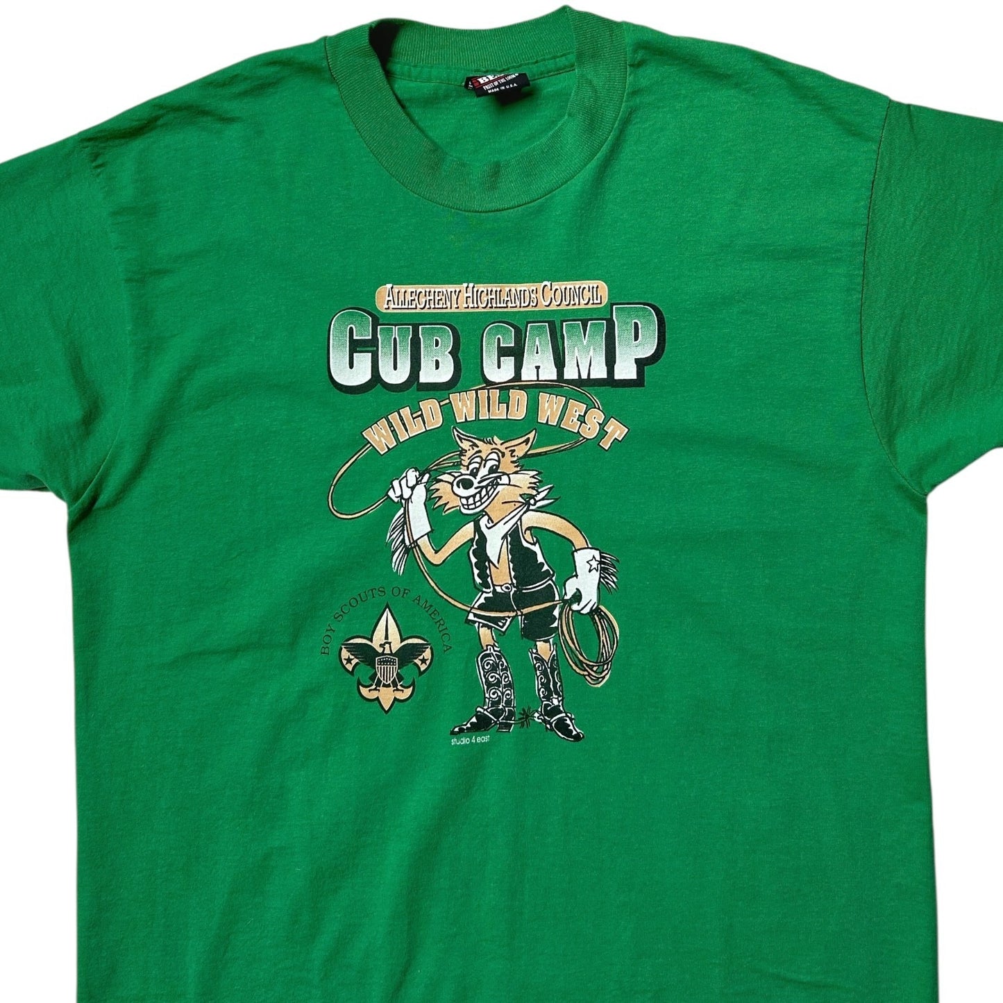 90s vintage Boy Scouts Cub Camp T-shirt.