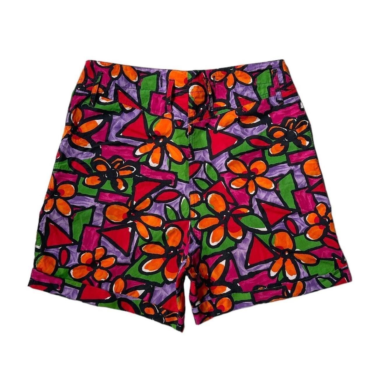 90s Vintage Highwaisted Flower Art Shorts.